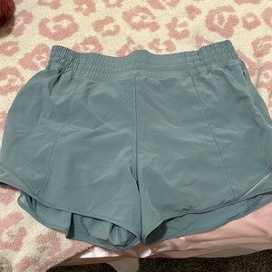 lululemon hotty hot shorts look alike, mid-high rise. 4” inseam
